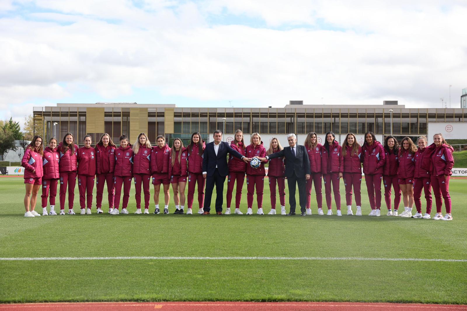 Comisión mixta fútbol femenino. Fuente: CSD