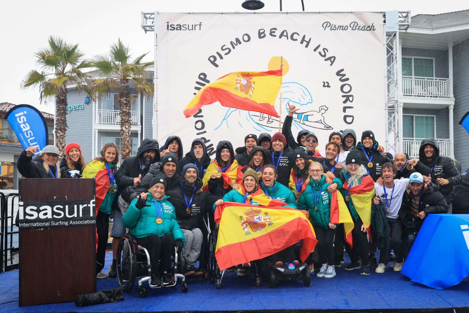 Equipo español surf adaptado. Fuente: Fesurfing