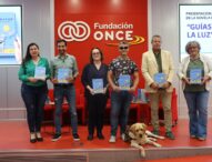'Guías hacia la luz', libro de David Casinos y sus perros guía