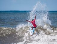 España avanza de ronda en el Surf City El Salvador