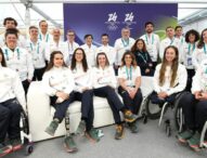 Pablo Bustinduy visita a la delegación española en la Villa Paralímpica