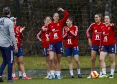 Último entrenamiento de España antes de medirse a Alemania en la Arnold Clark Cup