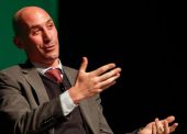 Rubiales: «Nosotros pondríamos la diferencia entre lo que pagan los clubes y piden las jugadoras»