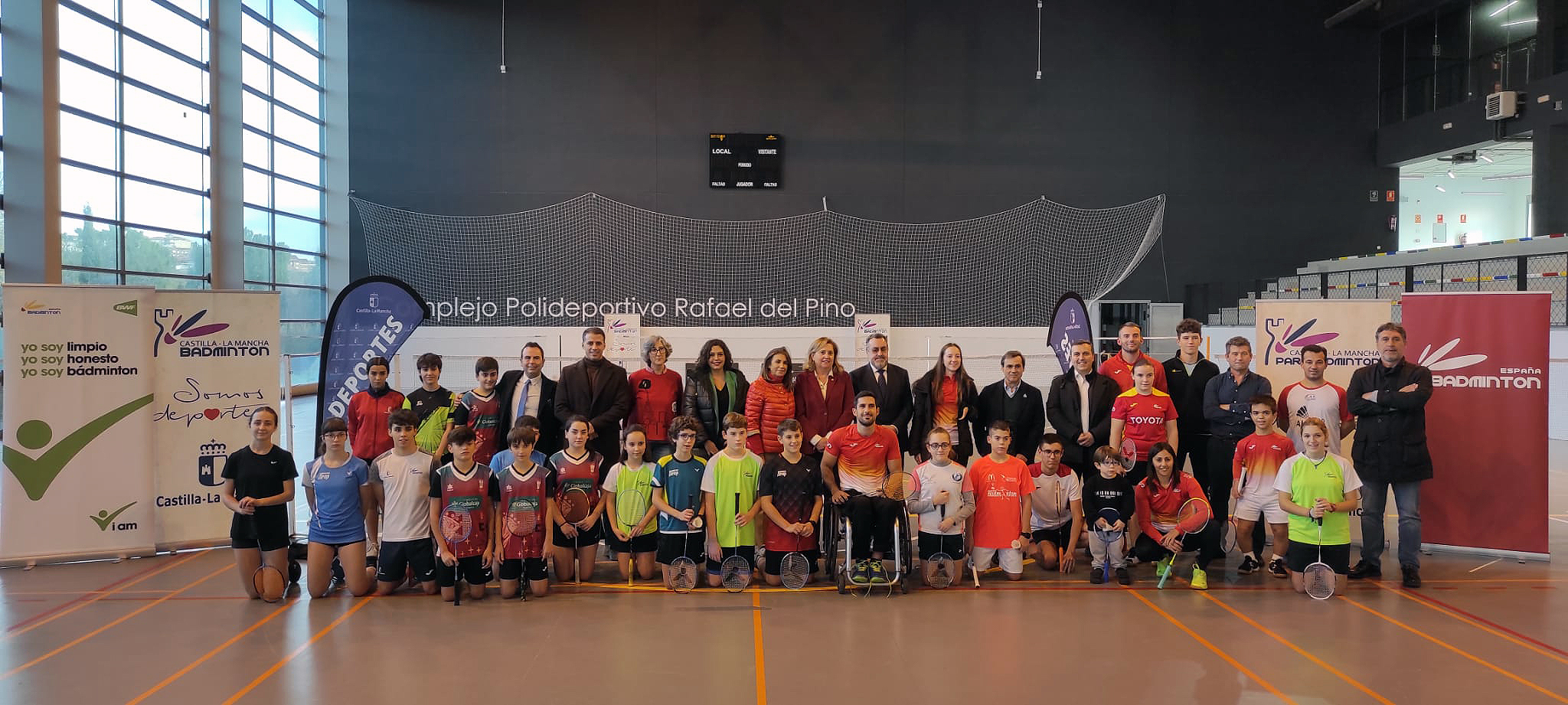 Promesas paralímpicas de bádminton y triatlón. Fuente: CPE