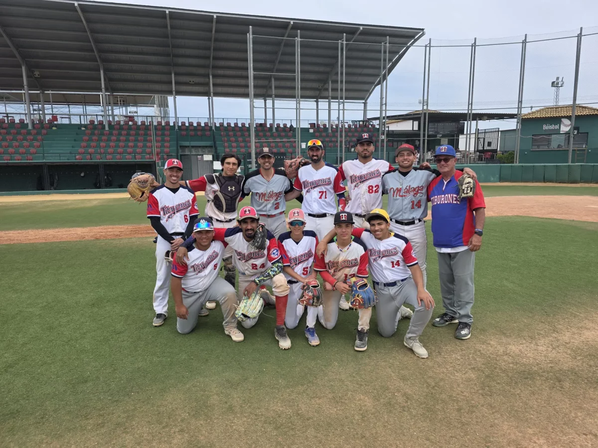 El equipo de béisbol Tiburones de Málaga. Fuente: Tiburones.